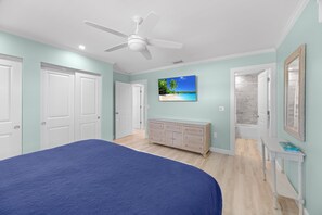 Iron/ironing board, WiFi, bed sheets - Spacious Two-Story Townhome with Private Beach Access at Seashells of Sanibel (Sanibel)