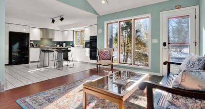 Spacious 4BR Central-Berkshires Home with POOL!
