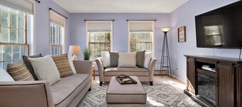 Spacious 4BR Central-Berkshires Home with POOL!