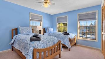 4 bedrooms, iron/ironing board, travel crib, free WiFi