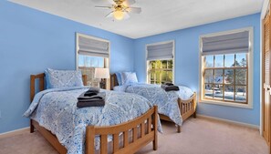 4 habitaciones, escritorio, tabla de planchar con plancha y wifi 