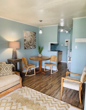 Interior - Cozy 1bd/1ba- great for long term guests (Waco)