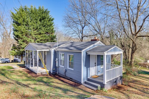 < 3 Mi to Downtown Greenville! Convenient 2BR Home