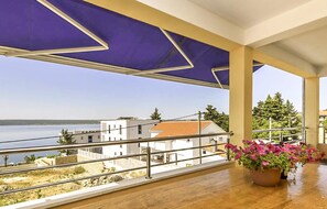 Property grounds - Gorgeous apartment in Maslenica with WiFi (Maslenica)