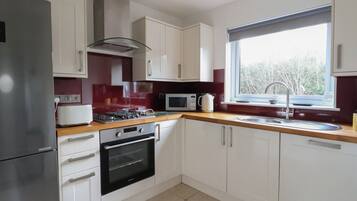 Dishwasher, cookware/dishes/utensils