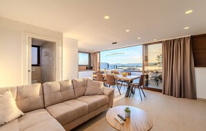 TV - Cozy apartment in Turanj with house sea view (Turanj)