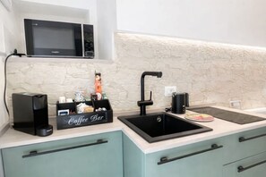 Fridge, microwave - Lulu Suite in the center (Cagliari)