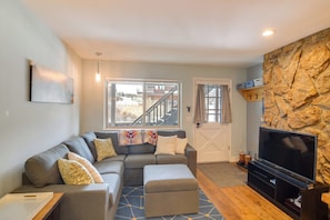 TV, fireplace - 3 Mi to Slopes! Family-Friendly Winter Park Escape (Winter Park)