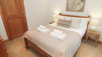 3 bedrooms, individually decorated, individually furnished, free WiFi