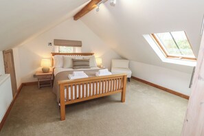 3 bedrooms, individually decorated, individually furnished, free WiFi - Riverside Barn (Truro)