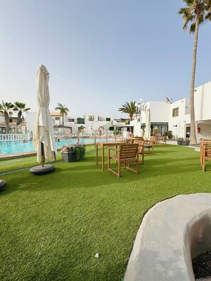 Outdoor dining - Bubo Sol  – Puertas del Sol (Caleta de Fuste)