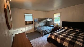 4 dormitorios, tabla de planchar con plancha, wifi y ropa de cama