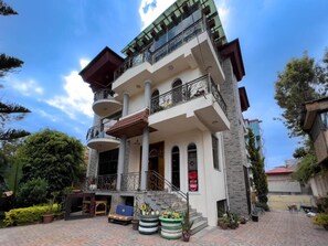Exterior - Mad Vervet Hostel - Addis (Addis Ababa)