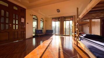 Shared Dormitory | Free WiFi