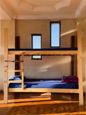 Shared Dormitory, Women only | Free WiFi - Mad Vervet Hostel - Addis (Addis Ababa)