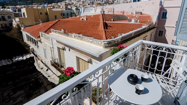 Deluxe Suite 3 - Balcony City View-Historic Centre