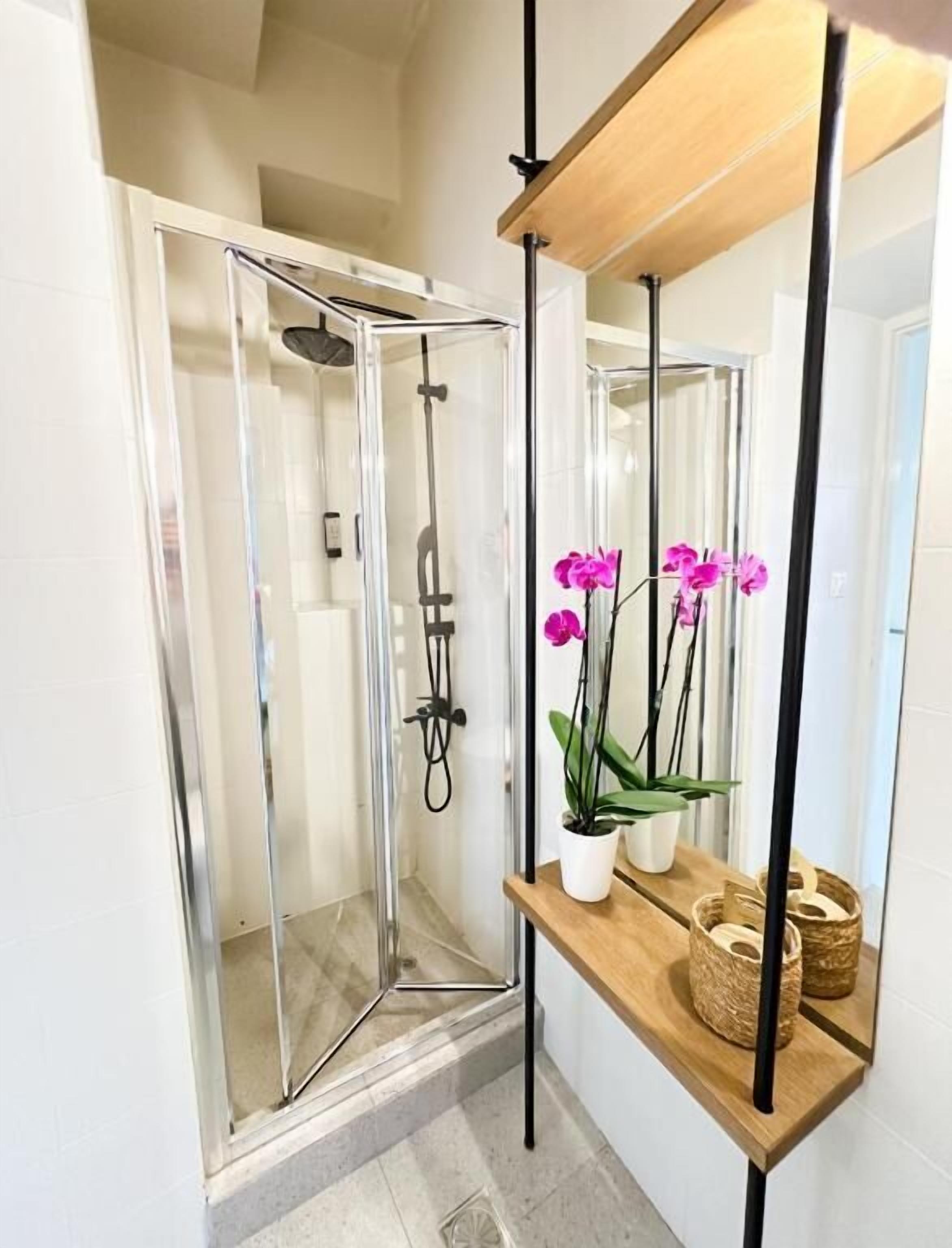 Deluxe Suite 3 - Balcony City View-Historic Centre | Kylpyhuone | Kylpytakit, pyyhkeet, saippua, sampoo