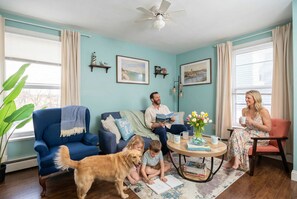 Televisión y oficina 