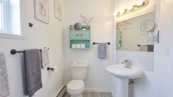 Dutxa, assecador de cabells i tovalloles