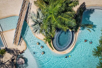 Matapalo Diria #304 Luxury 2BR Pool & Beachside