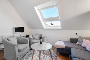 TV - Waldhusenblick Holiday Apartment (Pellworm)