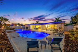 Unclassified image, 4 of 151, button - Saltwater Pool Beach Home (Largo)