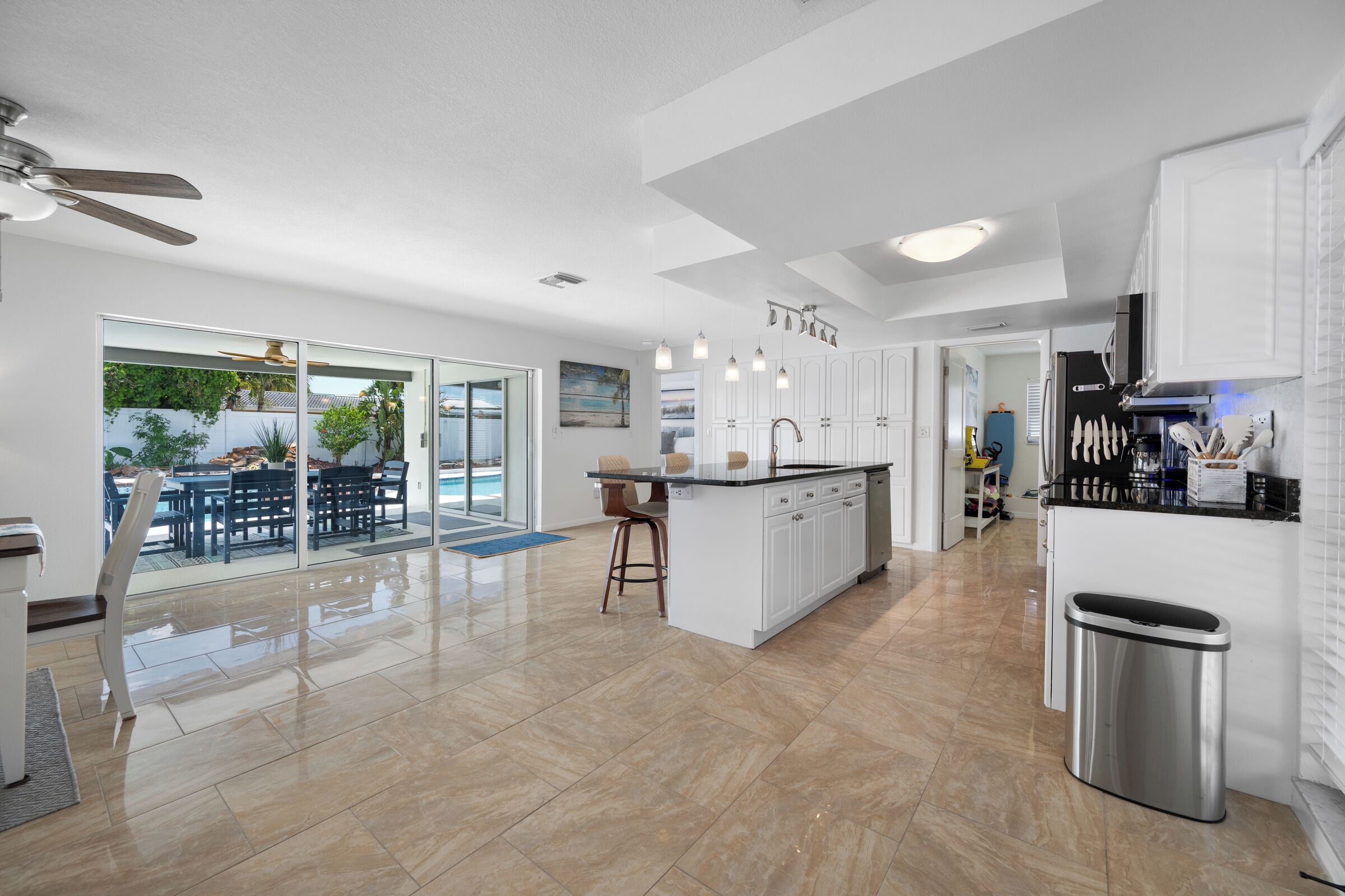 Mikrobølgeovn, ovn, kogeplade, opvaskemaskine