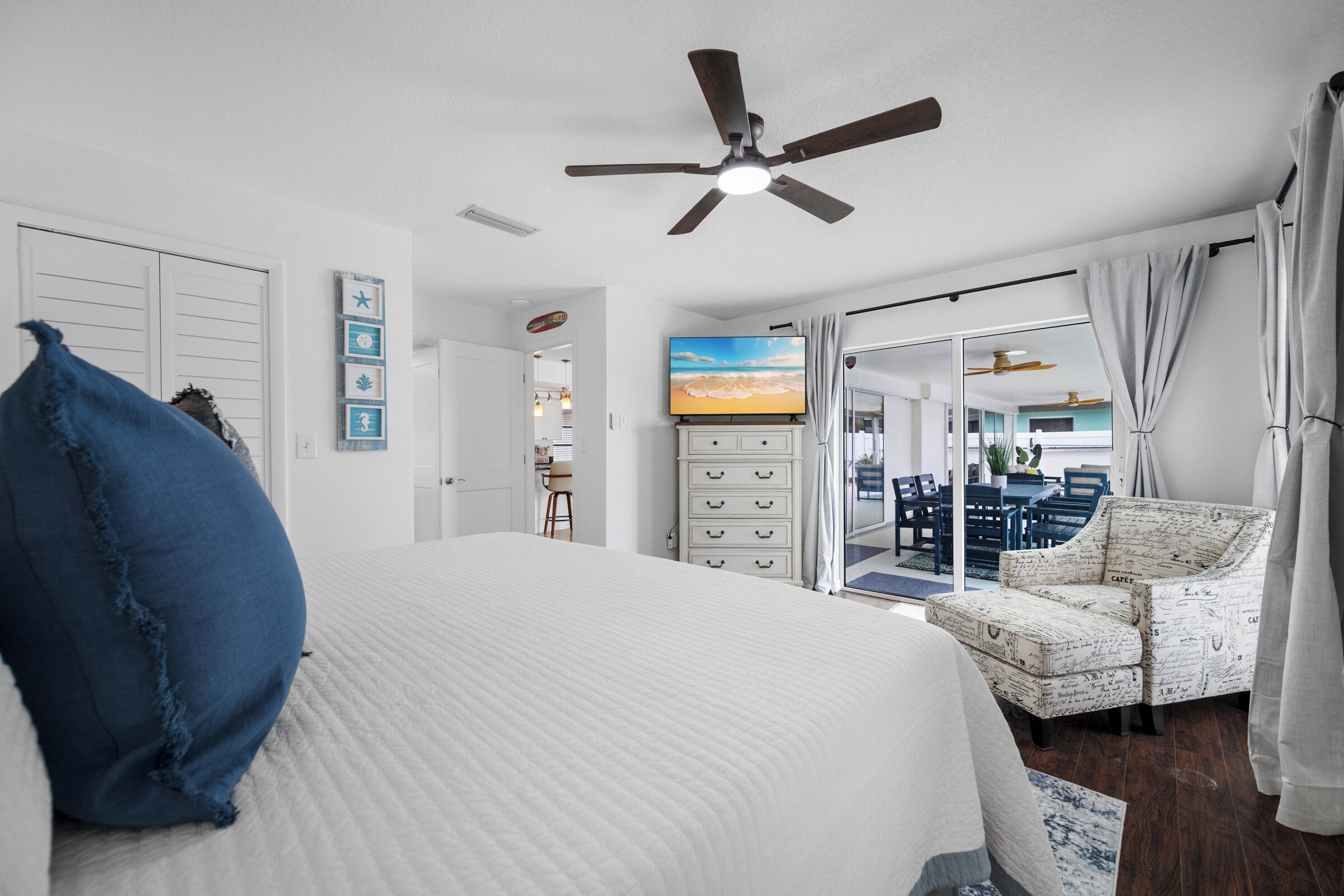 3 chambres, fer et planche à repasser, Wi-Fi, draps fournis