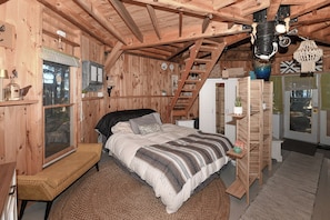 2 bedrooms, iron/ironing board, free WiFi, bed sheets - 100% Private Island on Long Lake. Great for families or a group-pet friendly. (Naples)