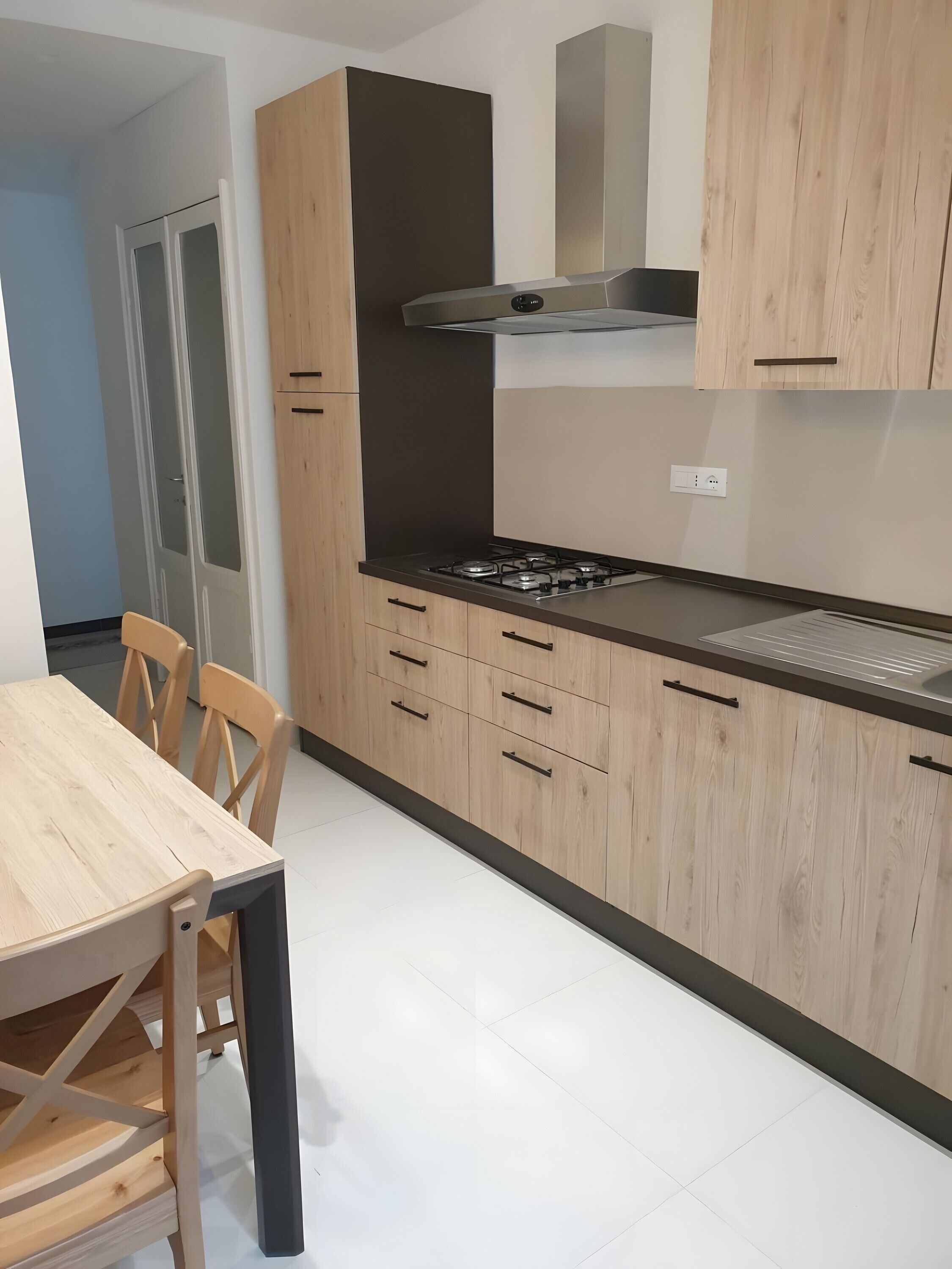 Kühlschrank, Ofen, Herdplatte, Geschirrspüler