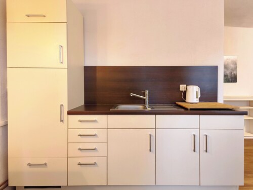 Cozy guest house with parking lot, 30 min. to Berlin