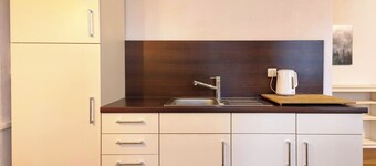 Cozy guest house with parking lot, 30 min. to Berlin