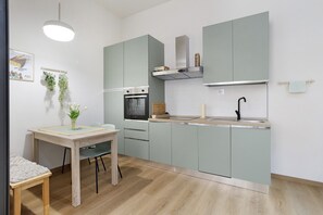 Fridge, oven, stovetop, dishwasher - 'Loft Fossati' Apartment with Wi-Fi and Air Conditioning (La Spezia)