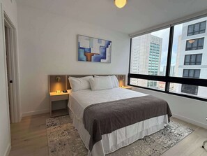 Desk, iron/ironing board, WiFi, bed sheets - FIFA Downtown Miami  Rooftop pool + Free Parking (Miami)