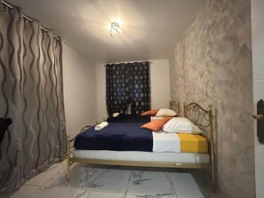 Accès Internet, draps fournis