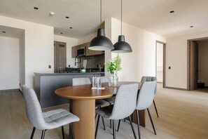 Apartment (1401) | Dining room - Be grand del Valle by Wynwood House (Mexico City)
