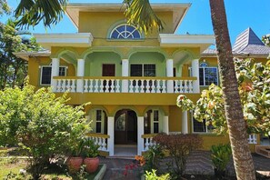 Exterior - Living Pretty - Upper Floor (Mandeville)