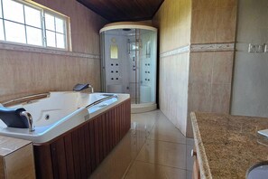 Bathroom - Living Pretty - Upper Floor (Mandeville)