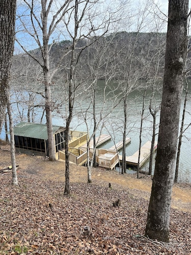 Cozy 1-bedroom chalet on the Black Warrior River in Tuscaloosa!