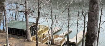 Cozy 1-bedroom chalet on the Black Warrior River in Tuscaloosa!