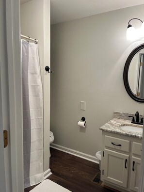 Bruser, hårtørrer, håndklæder, Sæbe