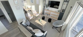 Montague View: Home Across from Lakeview Park