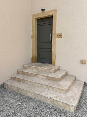 Exterior detail - Le Nid - Domaine de la Tour - New apartment for 6 people (Fleury)
