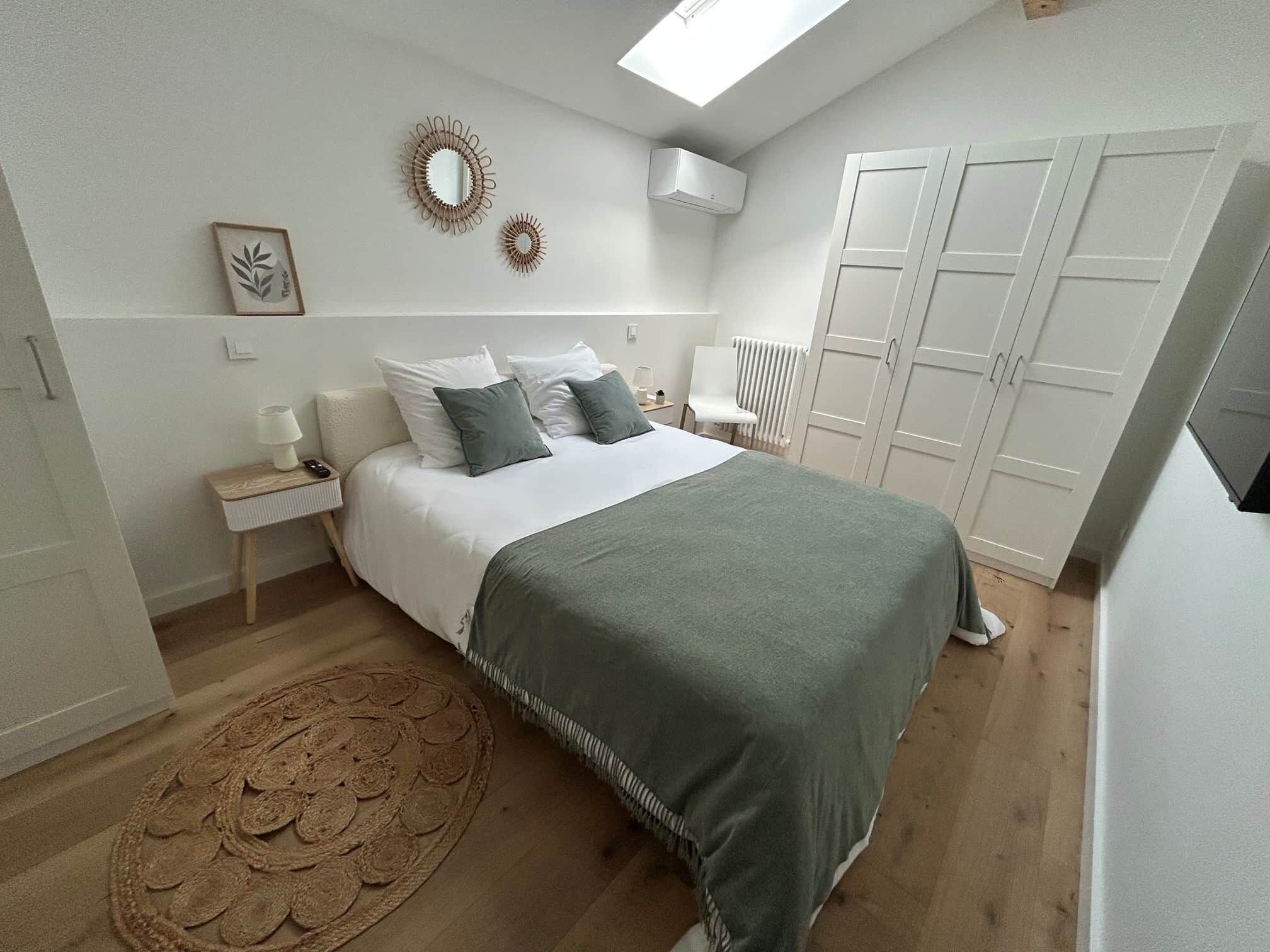 2 bedrooms, WiFi, bed sheets