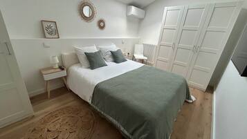 2 bedrooms, WiFi, bed sheets