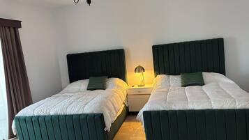 4 makuuhuonetta, silitysrauta/-lauta, internet, vuodevaatteet