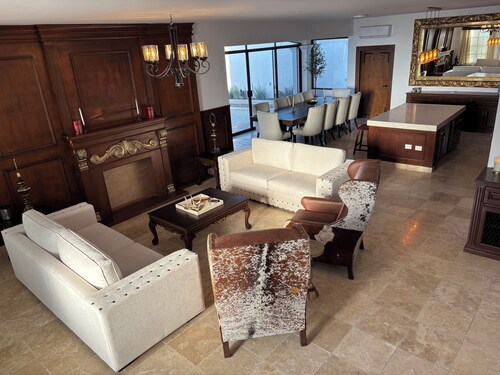 Casa María, Elegant Modern Retreat with Private Pool