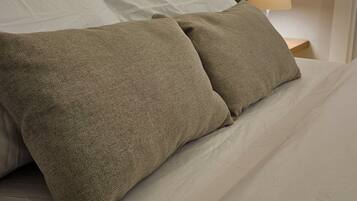 1 sovrum, skrivbord, strykjÀrn/strykbrÀda och gratis wi-fi