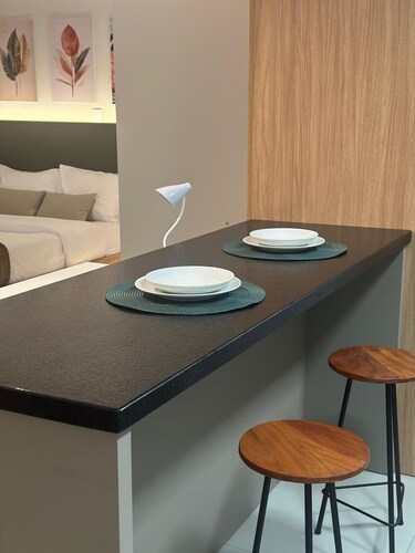 Modern, high-standard studio apartment with covered parking - near UNISC.