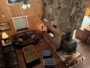 TV, fireplace, DVD player, video library - Starry Night Retreat cabin w/ 2 bedroom plus loft retreat on 2 acres of solitude (Arbovale)